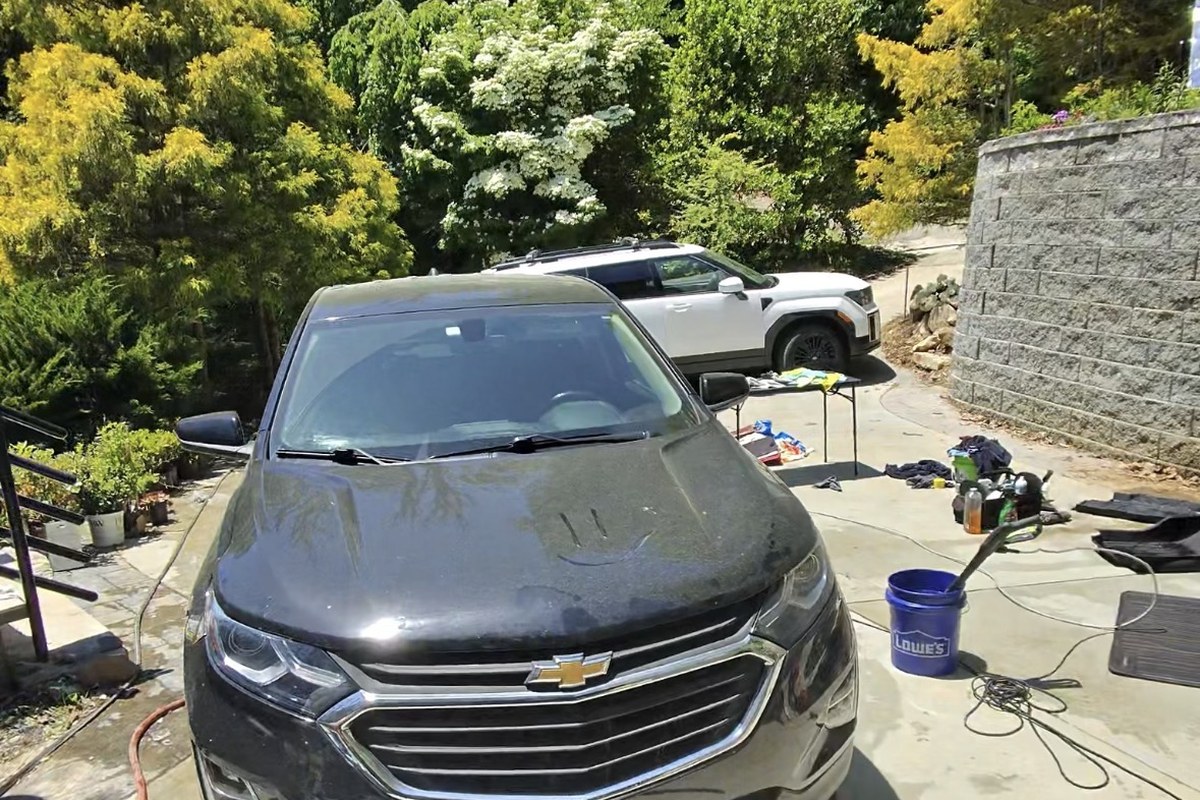 SUV exterior before detailing
